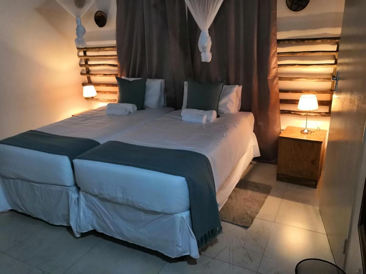 Leeville Guesthouse Касане Экстерьер фото